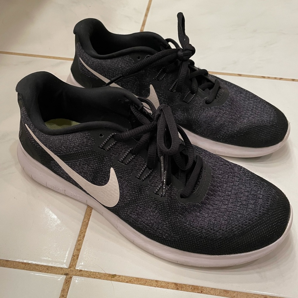 Nike black Free Rn Flyknit shoe